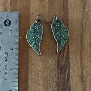 Light wooden Leaf-Shaped Green Earrings